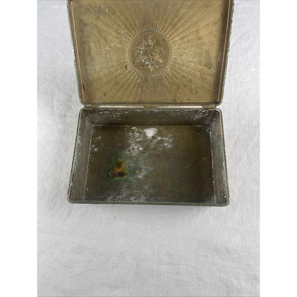 Vintage Gold Colored Plastic Box With Embossed Rose On Top - Picture 8 of 13